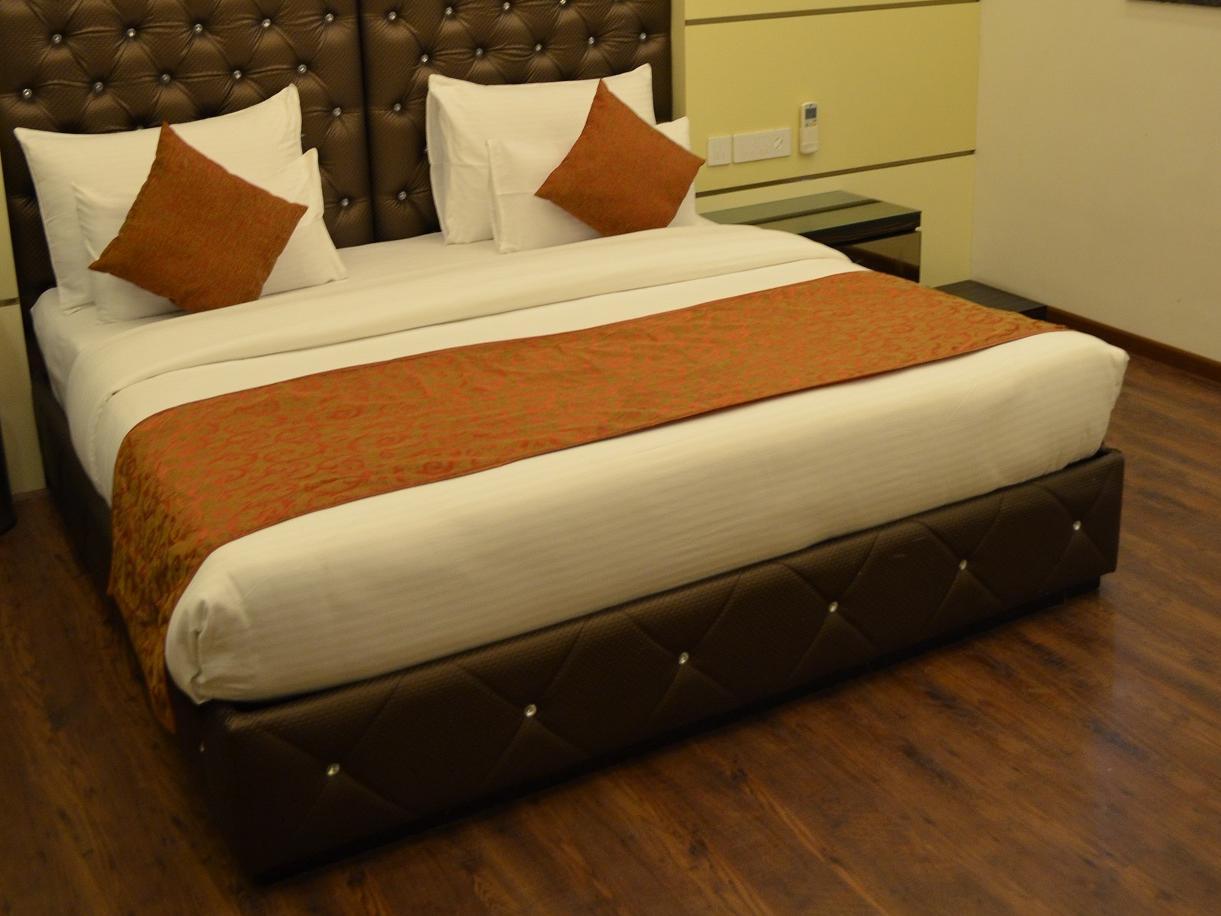 Hotel Metro View Delhi  Exteriör bild