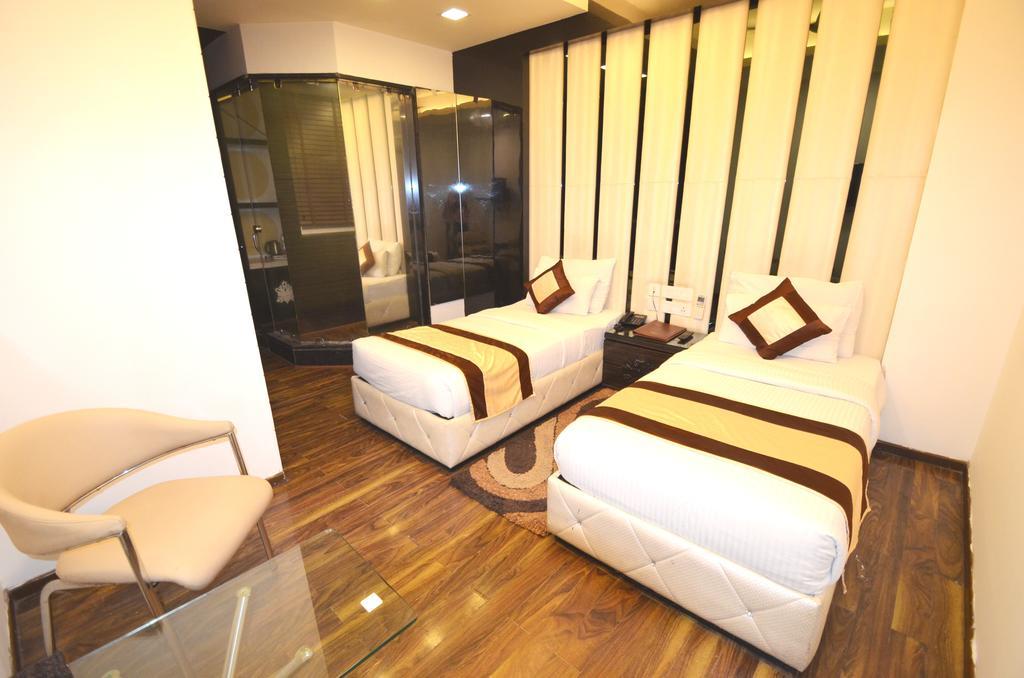 Hotel Metro View Delhi  Exteriör bild